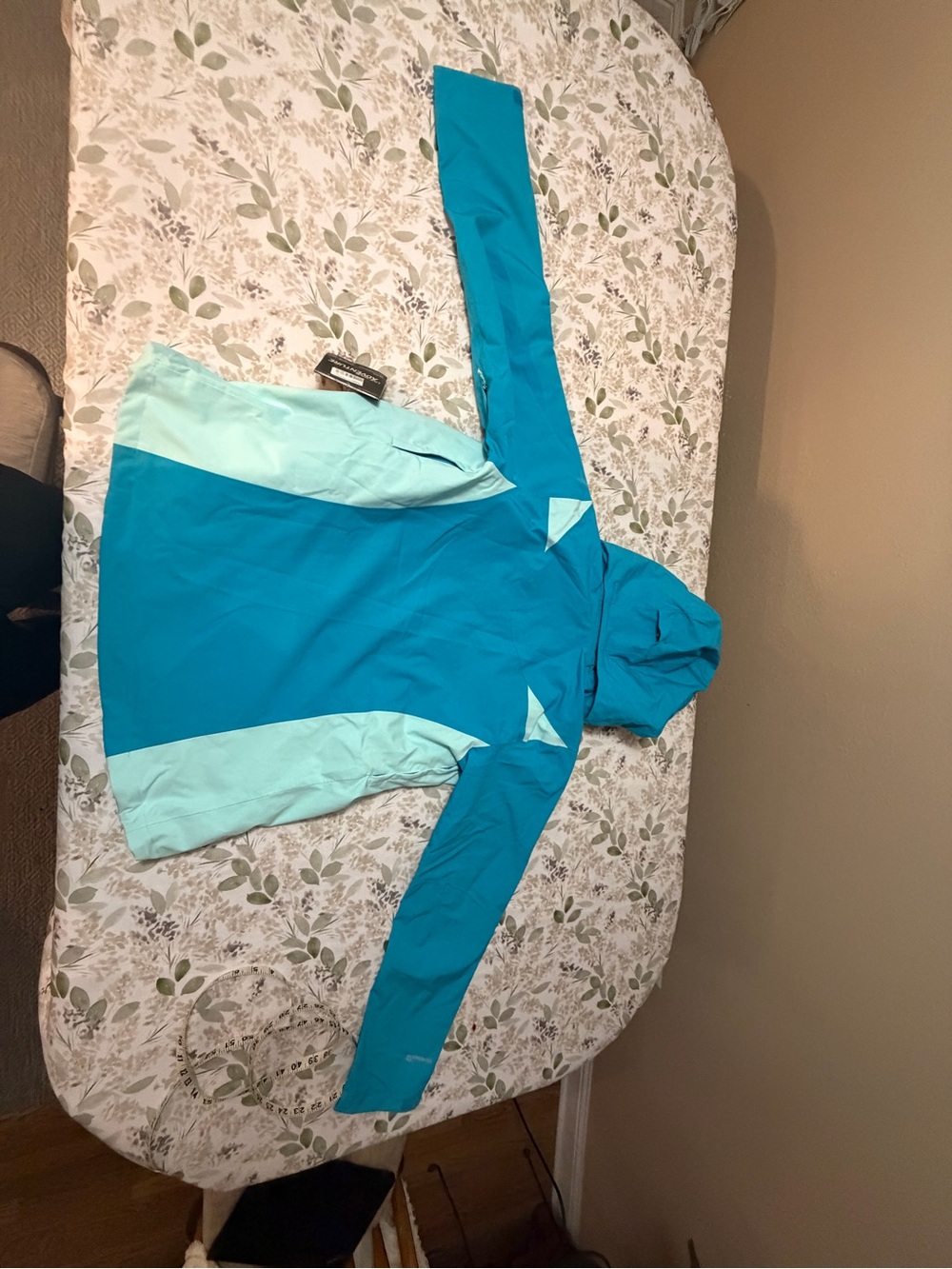 Eddie Bauer Teal and Light Blue Ski Jacket - Picture 10 of 10